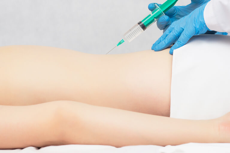 Ozonioterapia Uma das maiores descobertas da história, esta é uma técnica terapêutica que utiliza a aplicação de uma mistura dos gases oxigênio e ozônio; ou seja, o ozônio medicinal. Usada no tratamento de um amplo número de patologias, a Ozonioterapia pode ser aplicada de modo isolado e complementar.